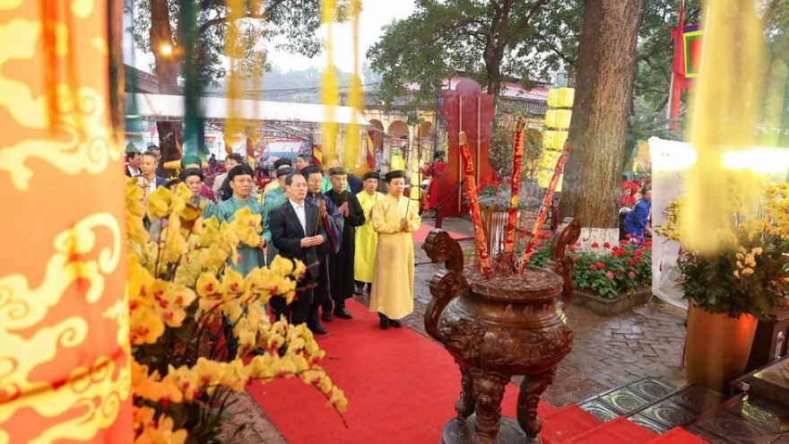 Spring incense offering ceremony held at Thang Long Imperial Citadel